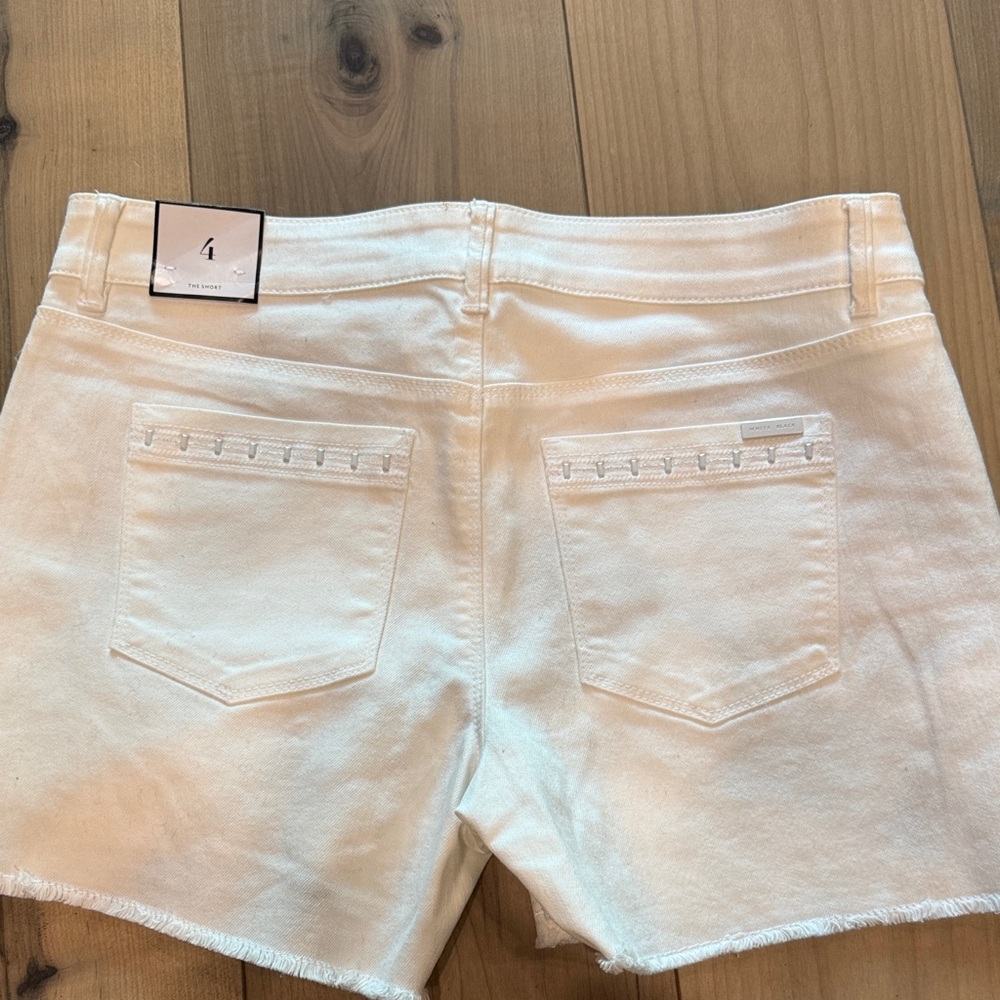 White Embroidered Women's Shorts - Picture 5 of 6